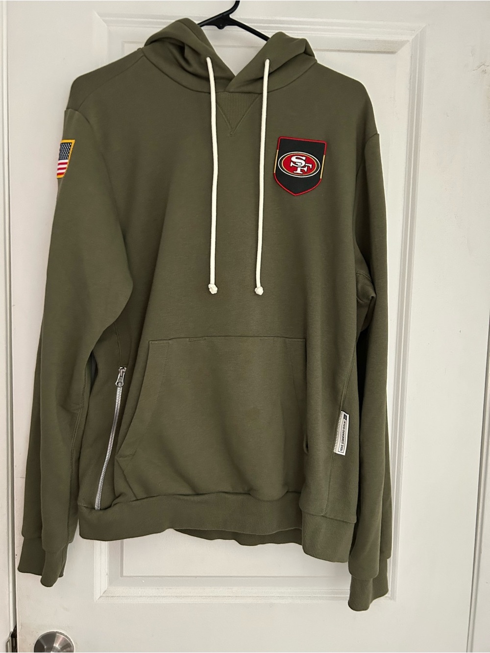 Men’s San Francisco 49ers Nike Olive Salute To Service Hoodie Medium